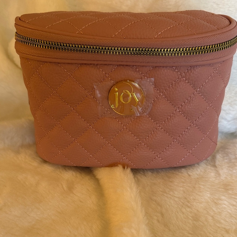 NWT Joy + CleanBoss Quilted Cosmetic / Travel Case - RFID, Antimicrobial - Pink